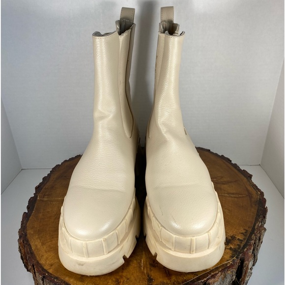 EXE’ Ankle Boot - Picture 3 of 5